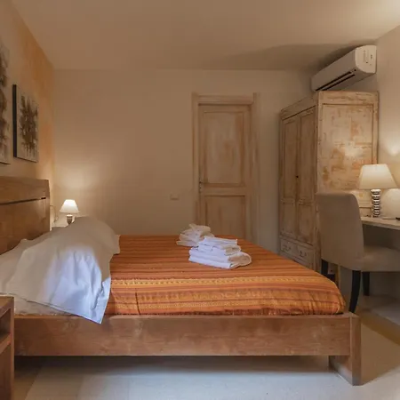 Hotiday Vezzano Ligure Otel